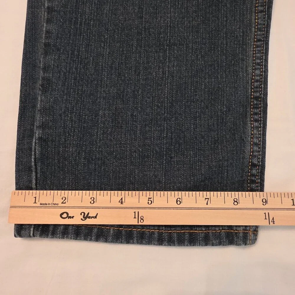Men's Levi's 559 Relaxed Straight Fit denim jeans in steely blue, size 42